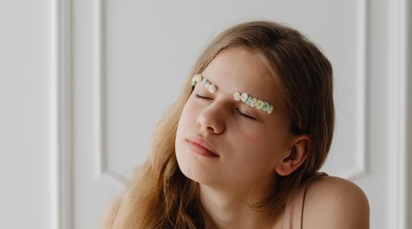 mi th influencer invitata teodora natalia draghici raspunsuri la cele mai interesante intrebari despre tatuajul sprancenelor video