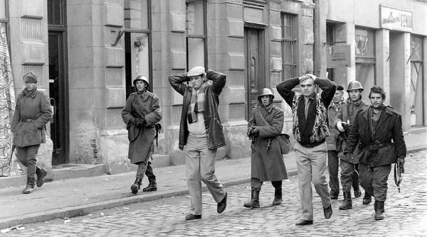 din 2023 liceenii vor studia istoria revolutiei din 1989