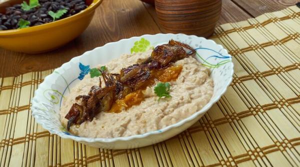 fasole batuta reteta moldoveneasca