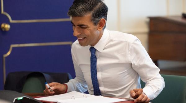 un nou ministru din marea britanie acuzat de hartuire premierul chemat sa dea explicatii