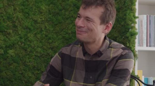 alexandru tomescu a cumparat cabana caraiman ce face la 2000 de metri cand e singur in cabana