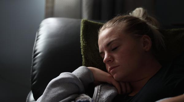 cazul incredibil al femeii care dormea 20 de ore pe zi