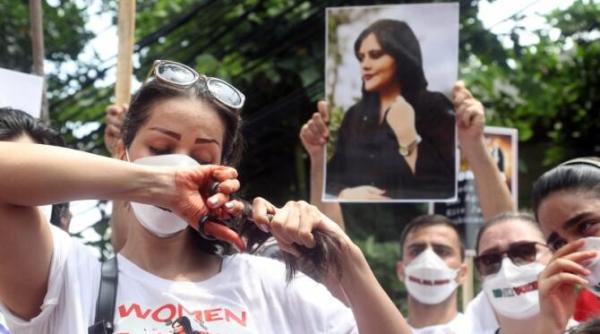 iranul a condamnat la moarte primele persoane incarcerate pentru protestele care au acaparat tara