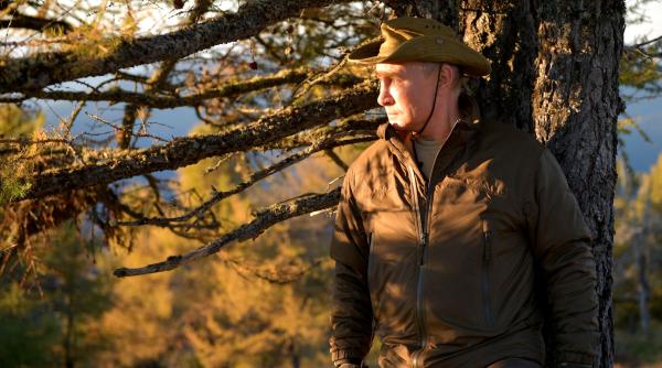 maseurul lui putin omul care i stie cele mai ascunse secrete a fugit din rusia inainte ca fiul sau sa fie gasit mort