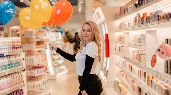 retailerul dm drogerie markt a inregistrat o crestere cu 31 7prc a cifrei de afaceri