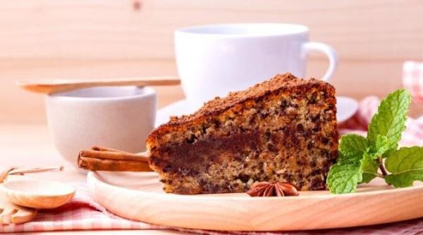 chec cu mere si fructe uscate fara unt si fara lapte este gustos si moale