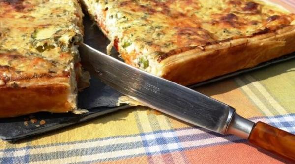 tarta rustica cu vinete si ardei are doar 130 de calorii si este extrem de buna