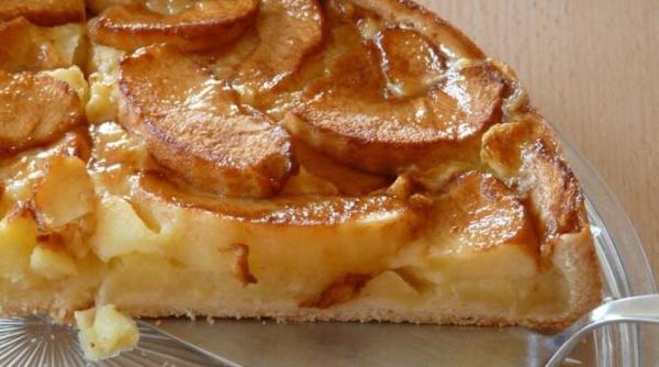 cea mai simpla si delicioasa placinta cu mere se topeste in gura si se prepara repede