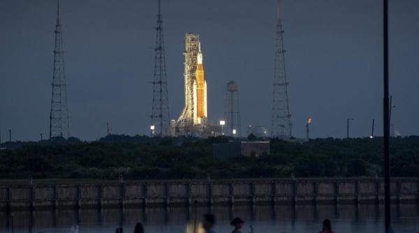 nasa a lansat mega racheta artemis 1 spre luna