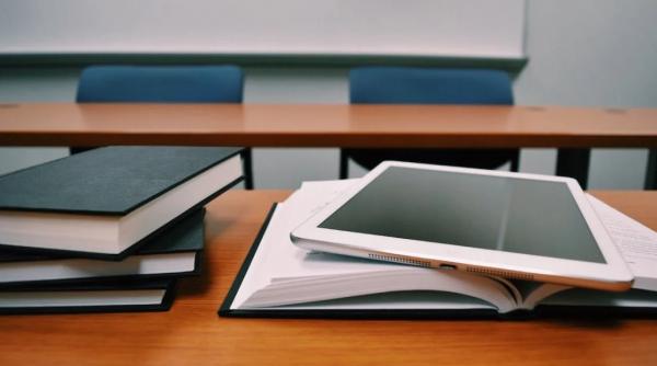 motivele pentru care universitatea din craiova va trece la cursuri online din 28 noiembrie