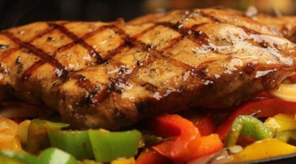 pui cu miere si usturoi o cina simpla cu un gust divin