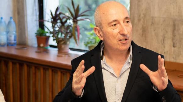 prof panisoara precizari dupa ce a spus ca profesorii nu ar trebui sa foloseasca pixul rosu pentru a corecta lucrarile elevilor a starnit multe reactii contradictorii