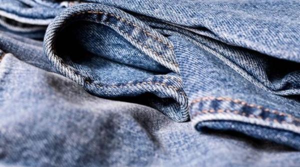 ce trebuie sa faci inainte de a spala blugii greseli pe care le fac majoritatea gospodinelor