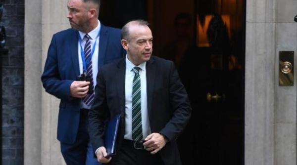 guvernul britanic vrea sa diminueze salariile deputatilor nord irlandezi