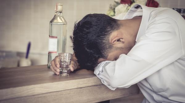 a furat vin din biserica si l a baut pe tot politistii l au prins in timp ce dormea linistit chiar in lacasul de cult