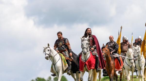 egregora prima productie cu recuzita si cai in varf de munte de la sergiu nicolaescu incoace regizor nu a indraznit nimeni in ultimii ani sa faca asa ceva s au facut multe filme de apartament