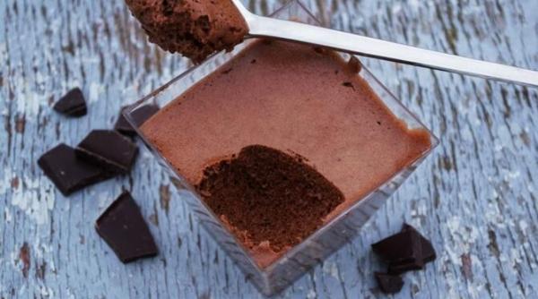 fara unt oua si lapte reteta unui desert uimitor facut din doua ingrediente