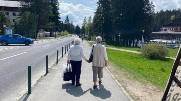 o femeie spune ca mama ei a trait scene de cosmar in mai multe azile din romania nu e normal ca dupa o viata de efort si munca sa fii preluat batut