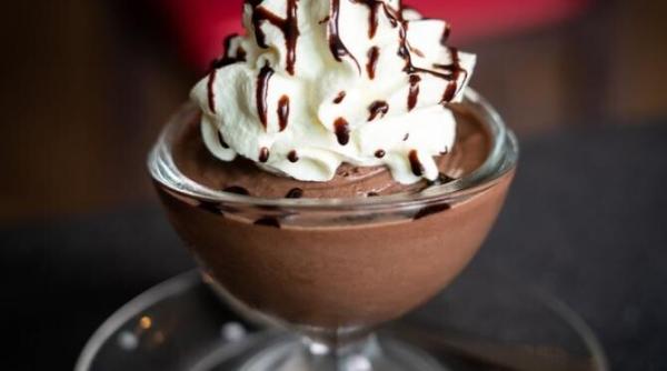 prepara fara efort si fara a porni cuptorul un desert delicios reteta este simpla