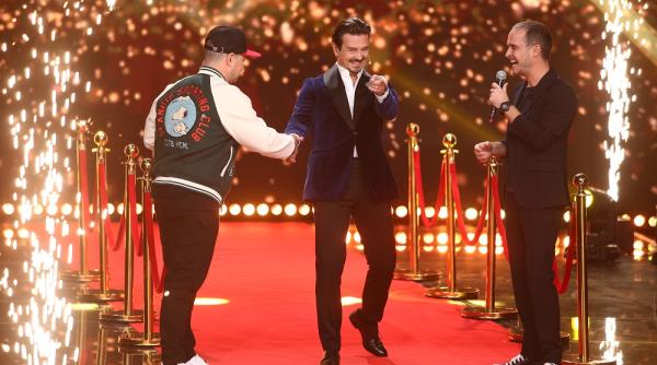 aparitia lui mihai petre comentata de delia nu mai pot cu atata perfectiune imi vine sa i dau cu ciocolata pe fata