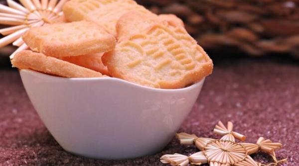 biscuiti fara faina din doua ingrediente o portie are doar 60 de calorii