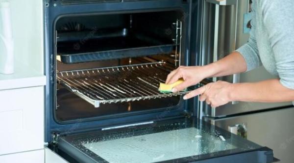 o moneda este solutia geniala cu care puteti rezolva o problema legata de cuptor nimeni nu s a gandit la asta