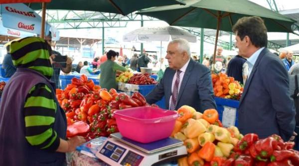 petre daea deschide vineri targul stane gusturi si traditii romanesti organizat in curtea institutiei