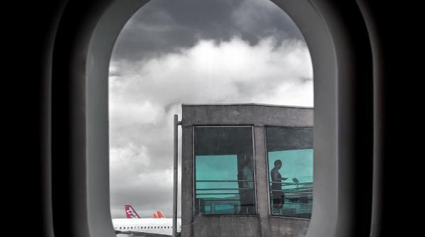 schimbare importanta in calatoriile cu avionul pasagerii vor putea folosi datele mobile