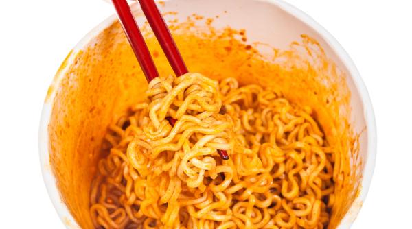 a cerut despagubiri de 5 milioane de dolari pentru ca a depasit timpul de preparare inscris pe ambalaj