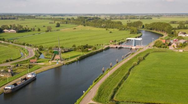 olanda inchide mii de ferme pentru a respecta normele de conservare a naturii impuse de ue