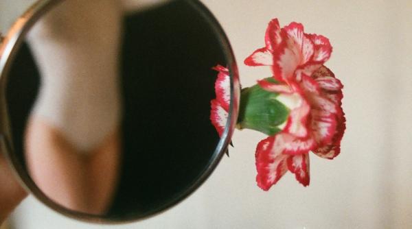 sfantul andrei 30 noiembrie ce trebuie sa faci de ce se dezbraca fetele intre doua oglinzi