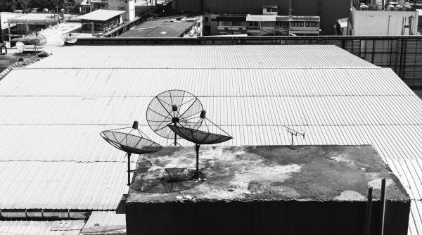 starlink compania lui elon musk majoreaza tarifele la internet in ucraina