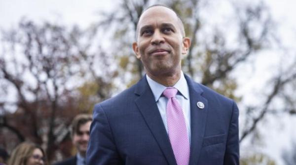 democratul hakeem jeffries primul afro american ales liderul unui partid in congres