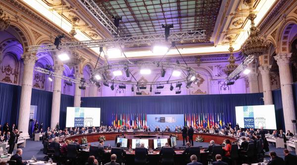 guvernul italiei se indeparteaza si mai mult de kremlin seful diplomatiei italiene la bucuresti europa trebuie sa limiteze influenta rusiei in balcani