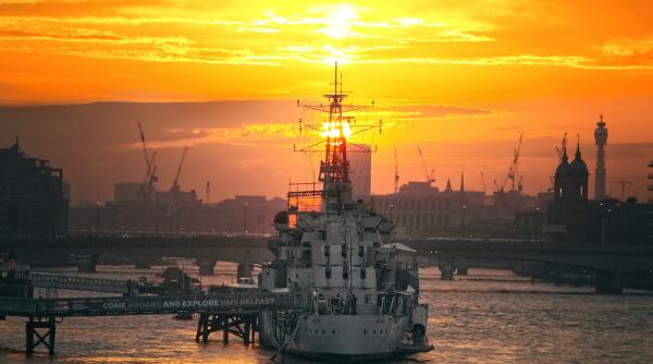 sua resping afirmatiile beijingului despre alungarea unei nave americane din marea chinei de sud vom continua sa navigam sa zburam si sa operam oriunde permite legea internationala