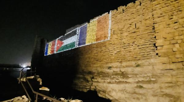 tricolorul proiectat pe un faimos castel de ziua nationala a romaniei