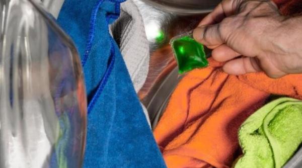 detergentul in capsule deterioreaza masina de spalat instalatorii spun ca le folosim gresit