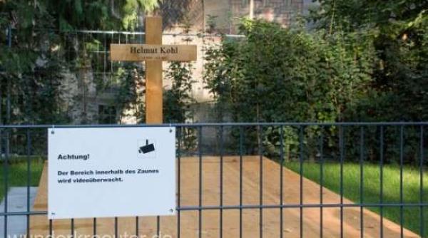 un oras german deconecteaza o controversata camera de supraveghere de la mormantul lui helmut kohl