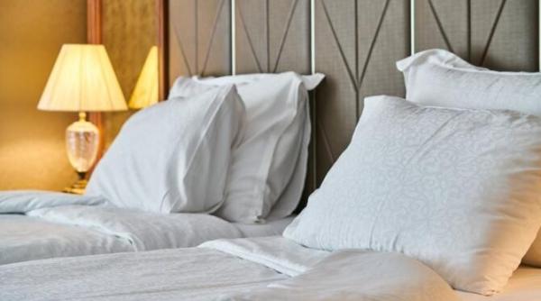 nu face patul si lasa fereastra deschisa inainte sa parasesti camera de hotel