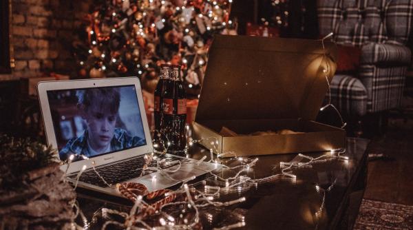 ce mai fac actorii din singur acasa kevin e tata de fata banditul marvin sculpteaza buzz primeste rol dupa rol