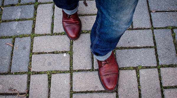 mersul cu spatele beneficii nebanuite pentru sanatatea creierului