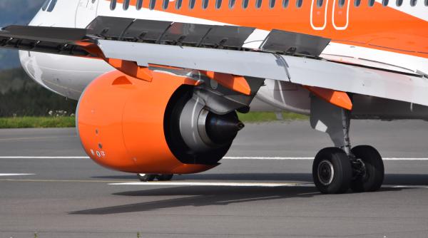amenintare cu bomba la bordul unui avion easyjet a aterizat de urgenta
