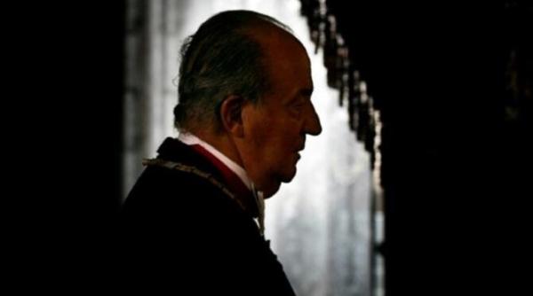 fostul rege al spaniei juan carlos in mijlocul unui scandal o femeie din trecutul lui presupusa amanta l a dat in judecata