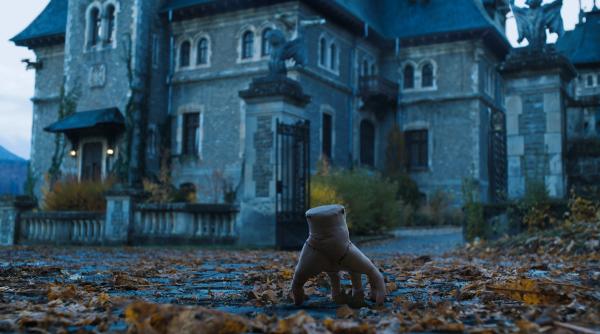 in ce locuri din romania a fost filmat noul serial wednesday