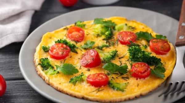 prepara o omleta cremoasa si gustoase un singur ingredient face diferenta