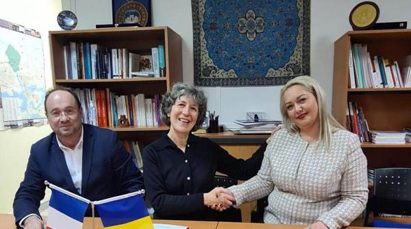 parteneriat istoric administratiile spitalelor din bucuresti si paris si au dat mana in slujba pacientilor