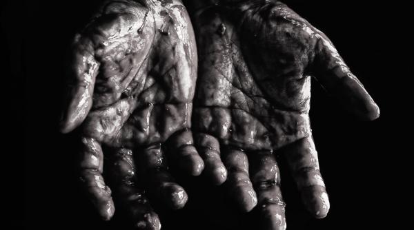 un adolescent de 14 ani in stare grava dupa ce ar fi fost injunghiat de propriul tata