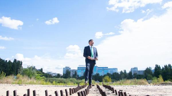 cartierul pentru justitie mai aproape de realitate robert cazanciuc lucrarile de transformare ale unei gropi din inima capitalei incep la anul