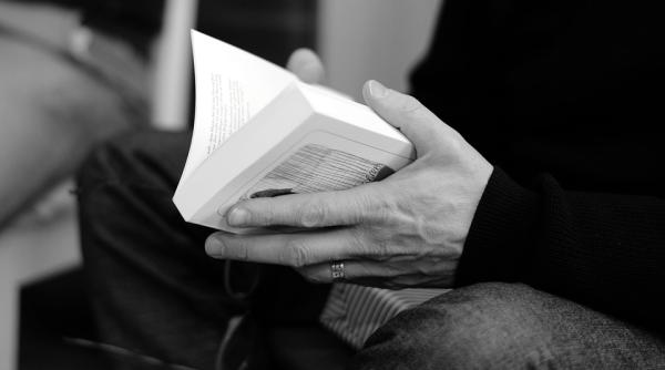 de ce romanii folosesc expresiile doamne ajuta sau doamne fereste in vocabularul zilnic