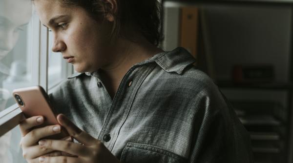 peste jumatate dintre adolescentii americani victimele bullying ului online
